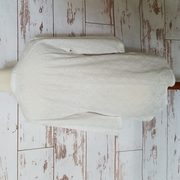 Chico’s White Eyelet Tunic - Picture 8 of 13